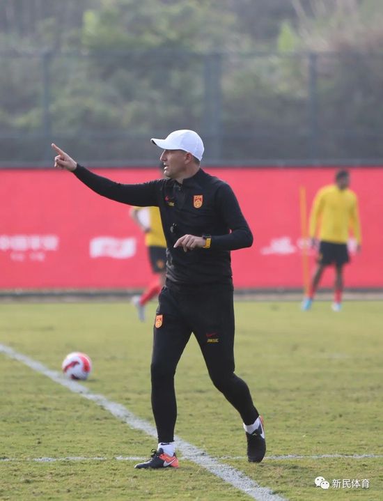 两攻两受4p肉交换互攻视频
